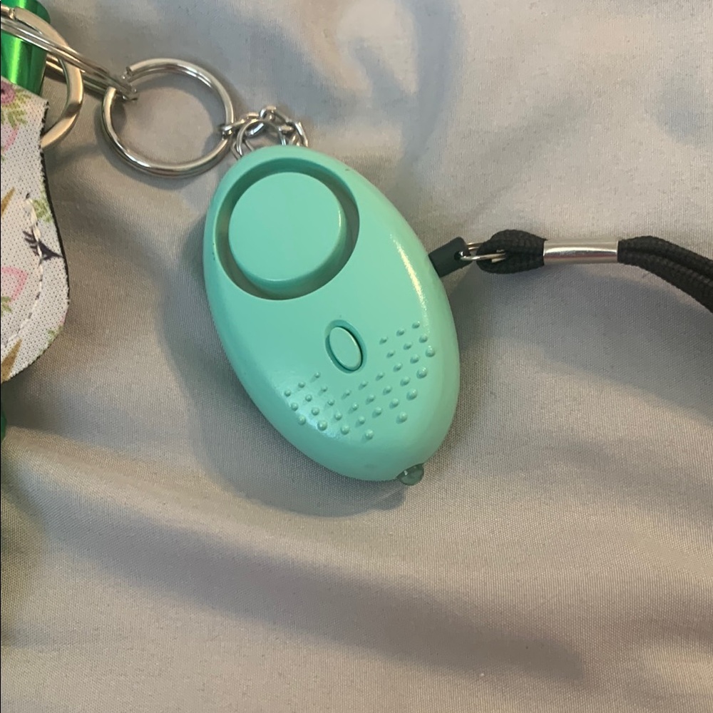 Green Self-Defense Keychain Set - Picture 3 of 6